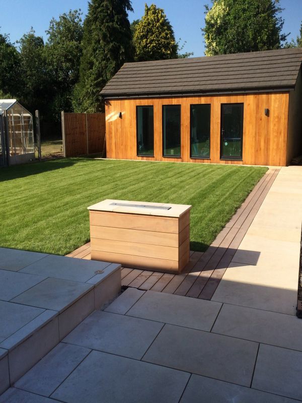 Beige Smooth & Sawn Sandstone Paving - 900x600 Pack
