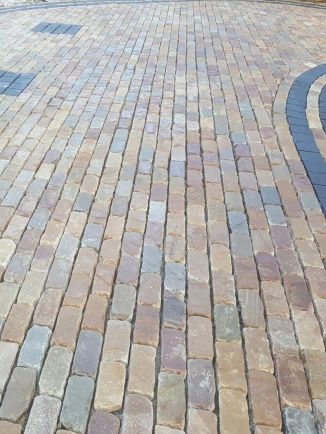 Raj Green Natural Sandstone Setts - 100x100 Pack