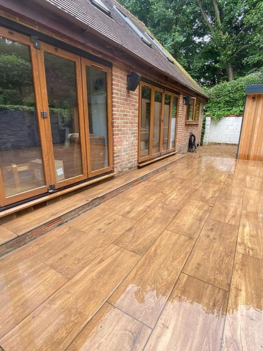 Castagno wood effect porcelain